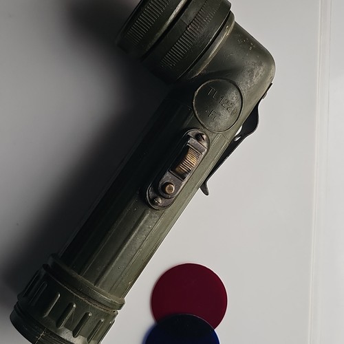 Lampe torche militaire - , coudée