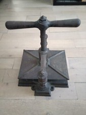PRESSE / Collection - Notaire Bel outil de relieur très ancien du 19ème en fonte
