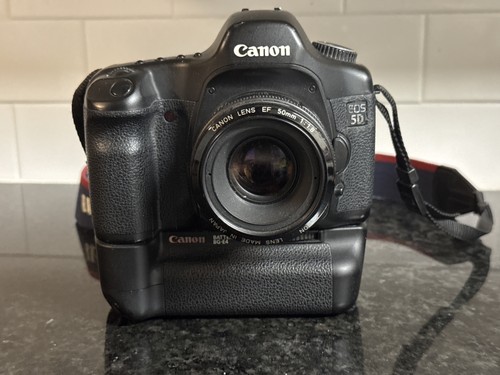 Canon eos dslr with 50mm - 5d,