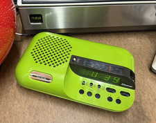 Weltron 2502 Radio Clock 220v-240v -50htz