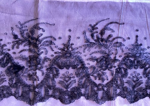 Dentelle ancienne chantilly - dentelle,
