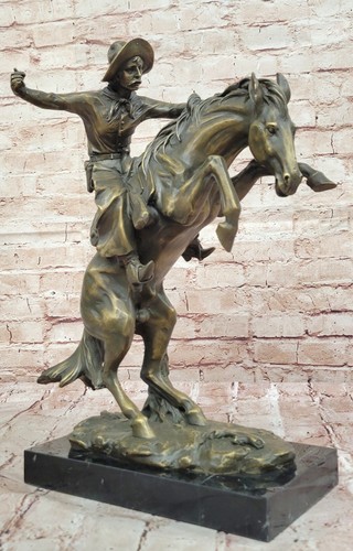 Sculpture bronze bronco - en,