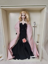 STUNNING IN THE SPOTLIGHT