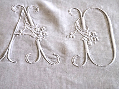 Beau mono sur drap - beau,