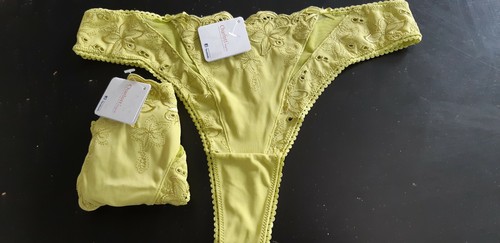 Lot strings charlott - de,