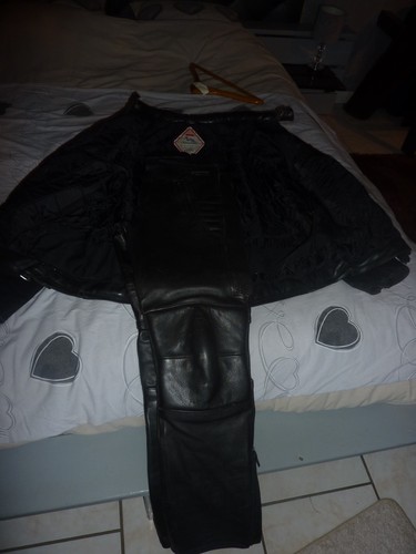 Ensemble blouson pantalon - blouson, et