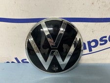 VOLKSWAGEN AMAROK FRONT RADIATOR GRILL BADGE WITH CAMERA HOLE N1XBE43500AB