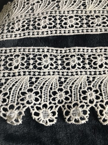 Dentelle ancienne guipure - ancienne, de