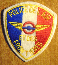 INSIGNE TISSU OBSOLÈTE - POLICE DE L'AIR ET DES FRONTIÈRES - 77mm x 90 mm