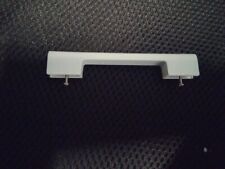 Housse et vis charnières