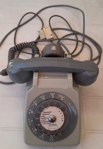 Ancien téléphone gris - téléphone, à