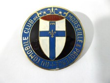 Plaque de calandre émaillée