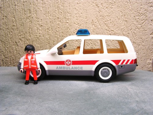 Playmobil 71037 ambulance - playmobil,