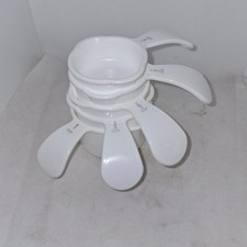 Tupperware EUC white 5-piece measuring cup set curved handle 3478C 1/3 to 1 Cup