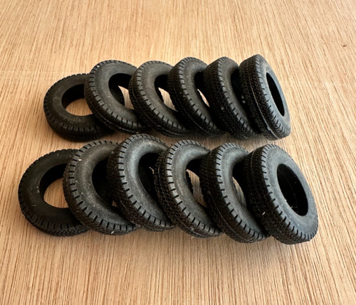 Lot pneus pour jantes - pneus,