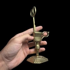 Mouchette Ancienne En Laiton & Son Support & Église 