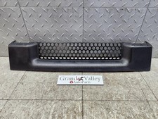 2003-2007 Hummer H2 Lower Radiator Grille Used OEM 15078155 *NOTE*