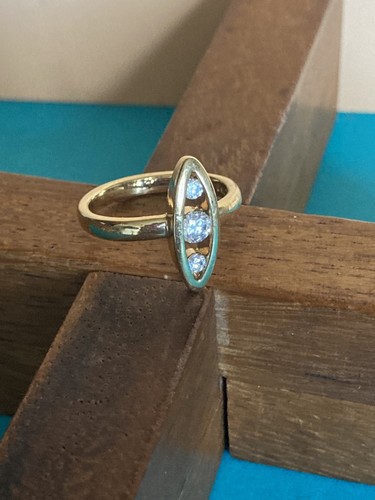 Bague dorée cristal - dorée, signé