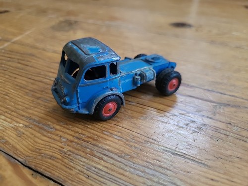Tracteur routier renault bleu - tracteur,