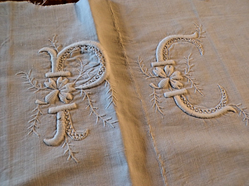 Monogramme brodé sur - monogramme, pc
