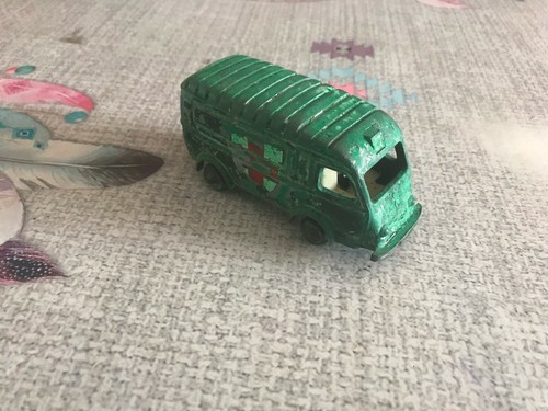 Ancienne voiture miniature - ancienne,