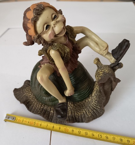 Gros lutin chevauchant - gros,