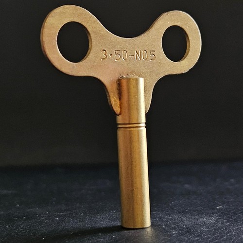Clé remontage horloge - clé,