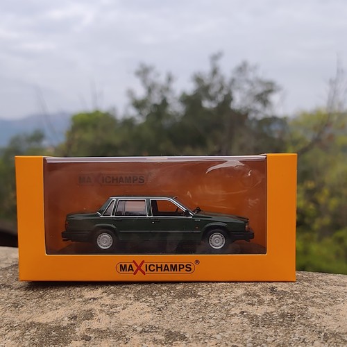 Maxichamps volvo 740 1986 vert - maxichamps,