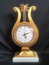 Hour Lavigne / Pendule lyre à quartz en bronze doré & marbre / XXe Louis XVI