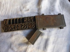 Ancien coffret de fer marqueur