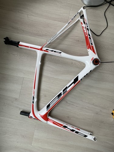 Full carbon road bike - full,