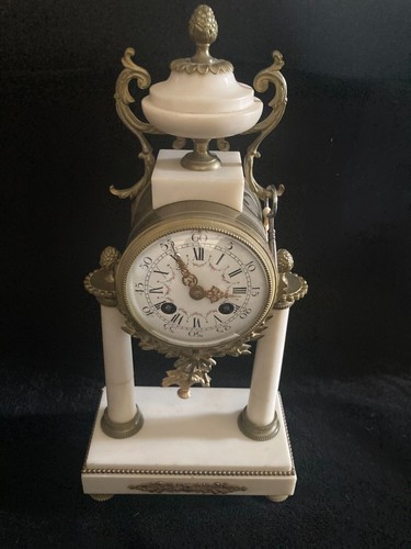 Pendule portique style - , louis