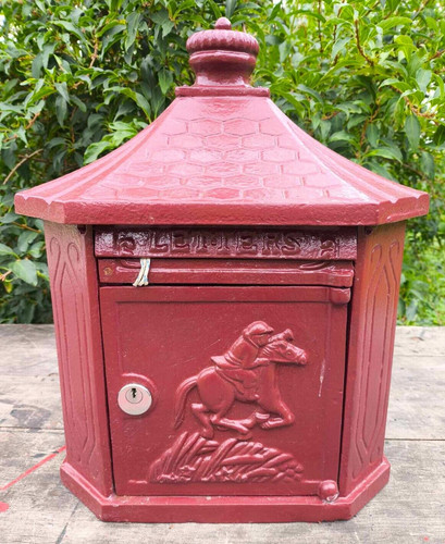 Ancienne boîte lettres - ancienne, à