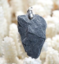 Ardoise bleue 45 carats - pendentif pierre naturelle - Nozay, France // CN29