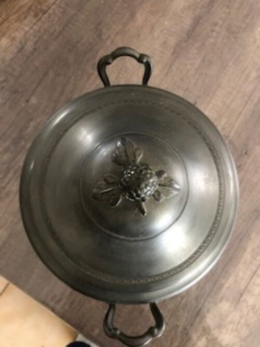 Soupière etain fait main - ,