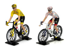 Lot de 2 Figurines Coureurs