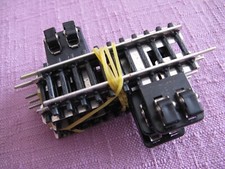 6 Rails droits- trains TT - écart 12 mms-  L de 5, 7 cm -  2 points d'alimentati