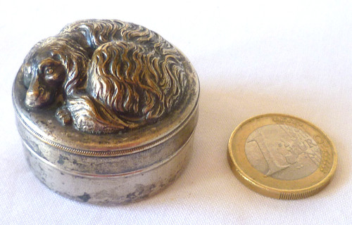Ancienne boite pilules en - À,