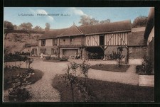 Old postcard Fermaincourt, Le Labyrinthe, cheval in the courtyard 