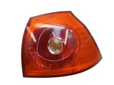 Feu arriere principal droit