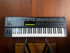 Yamaha DX7II-FD synthé numérique vintage avec flight case batterie neuve et r...