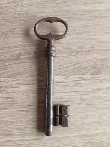 Ancienne grosse clé - , clef