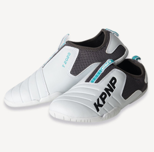 Nouvelles chaussures - nouvelles,