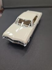 1967 Chevrolet Impala Crémeux Kinsmart Voiture Jouet Modèle 1/43 Echelle Moulé