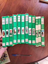 LOT 12 BIBLIOTHEQUE VERTE