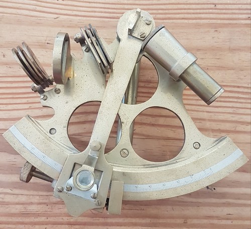 Ancien sextant scientifique - ancien,