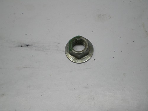 Ecrou volant moteur - de,