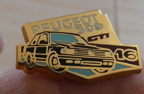 Beau pin voiture peugeot 309 - pin's,
