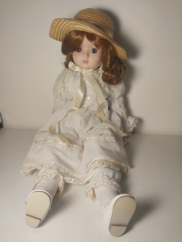 Poupée porcelaine fille - de,