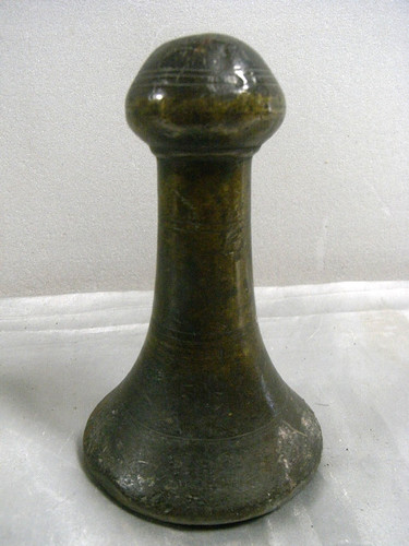 Ancien pilon en - pilon,